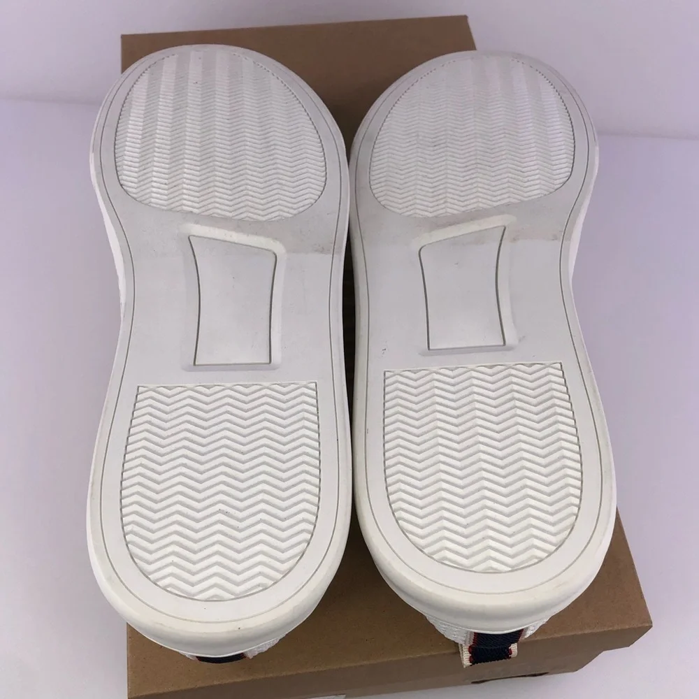 Steve Madden new some